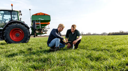 krijg gratis graslandadvies met de yara farmwalk