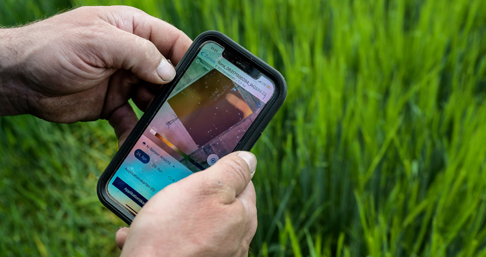 Atfarm app being used